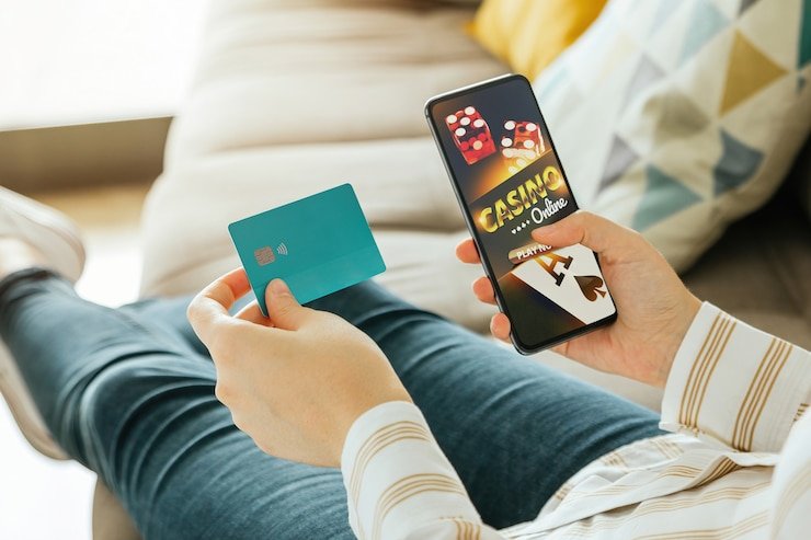 Pengguna mengisi formulir pendaftaran online dengan percaya diri