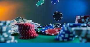 Jaringan digital dan simbol privasi data pengguna dalam platform online